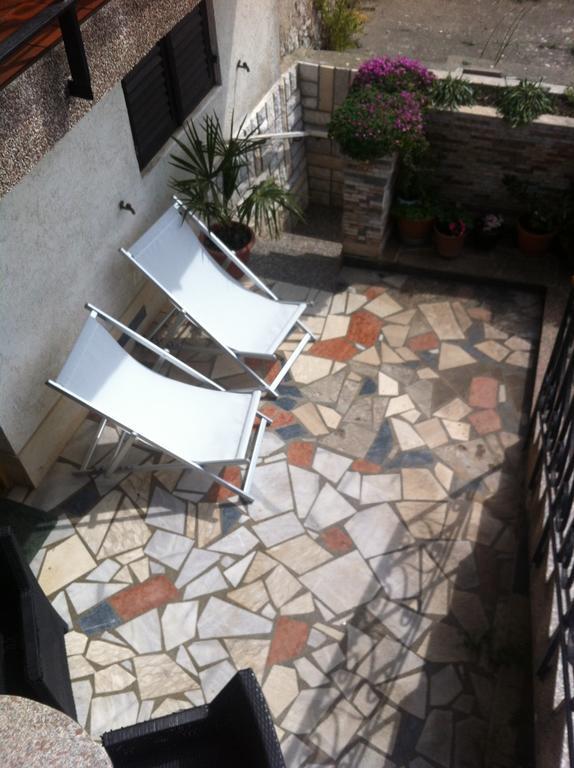 Apartment Magdic Brzac 外观 照片